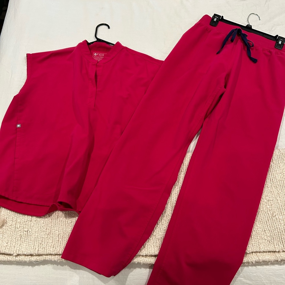 Figs Vibrant Pink Scrub Ensemble